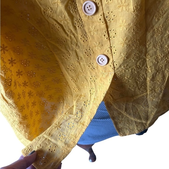 SHEIN Curve Women’s Eyelet Plus Size Blouse - Picture 4 of 5